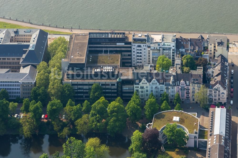 Luftbild Düsseldorf - Bürogebäude - Geschäftshauszeile am Mannesmannufer im Ortsteil Carlstadt in Düsseldorf im Bundesland Nordrhein-Westfalen, Deutschland