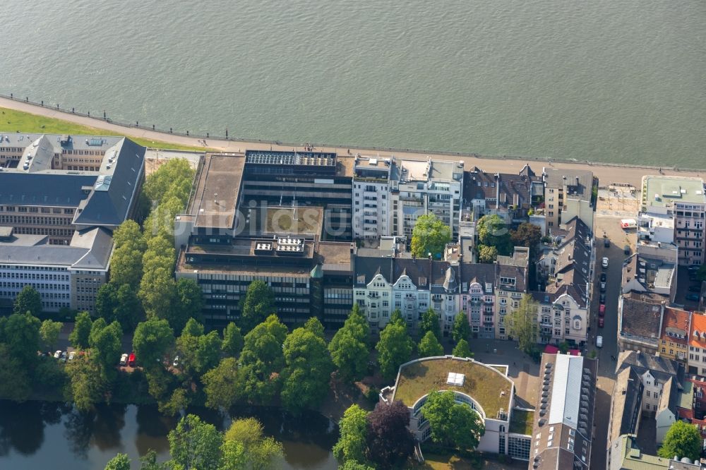 Luftaufnahme Düsseldorf - Bürogebäude - Geschäftshauszeile am Mannesmannufer im Ortsteil Carlstadt in Düsseldorf im Bundesland Nordrhein-Westfalen, Deutschland