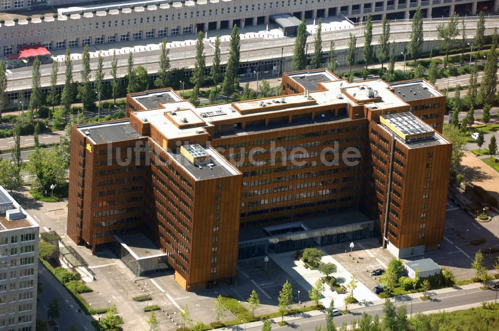 Frankfurt am Main von oben - Bürogebäude Goldenes Haus in Frankfurt am Main in Hessen