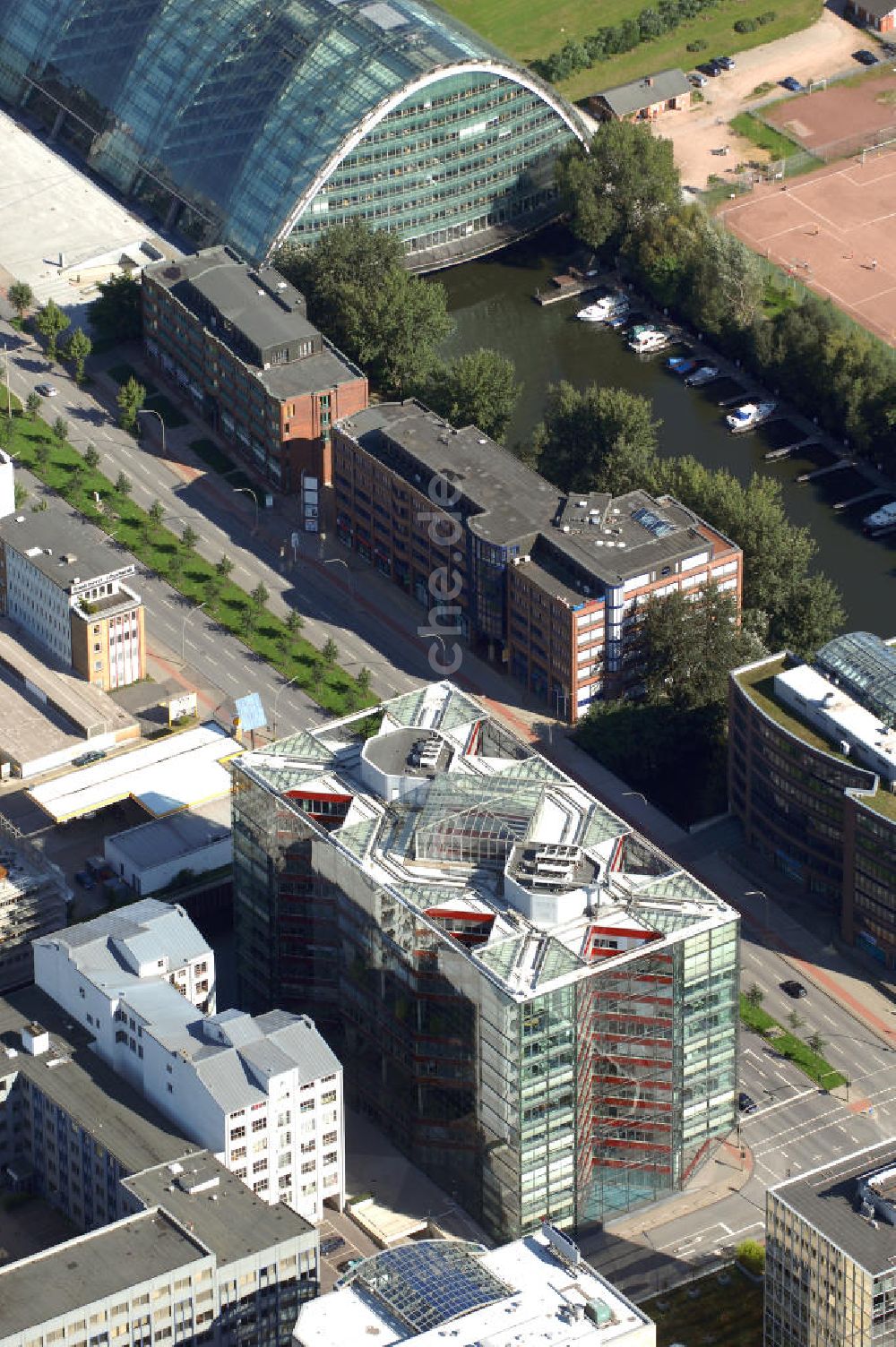 Hamburg von oben - Bürogebäude in Hamburg Hammerbrook