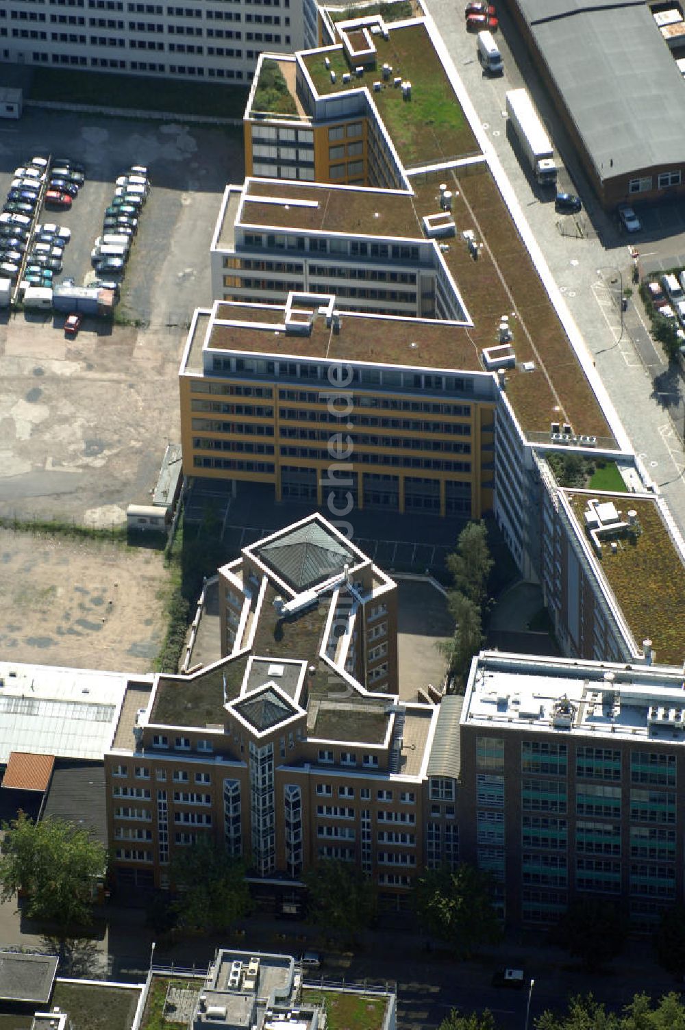 Hamburg von oben - Bürogebäude in Hamburg Hammerbrook