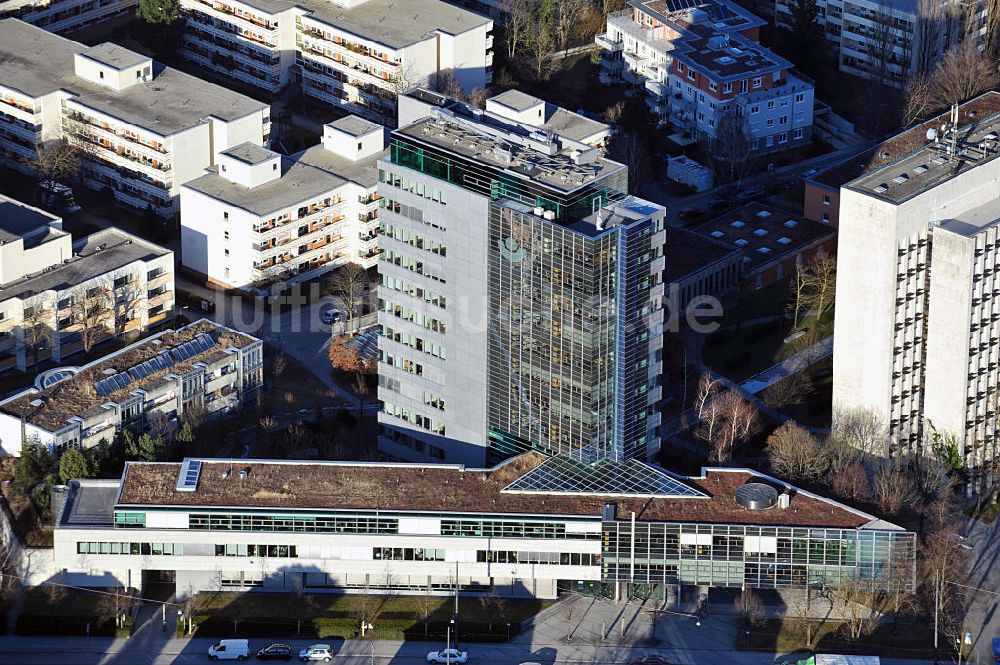 Luftaufnahme München - Bürogebäude der Holz-Berufsgenossenschaft in München im Bundesland Bayern