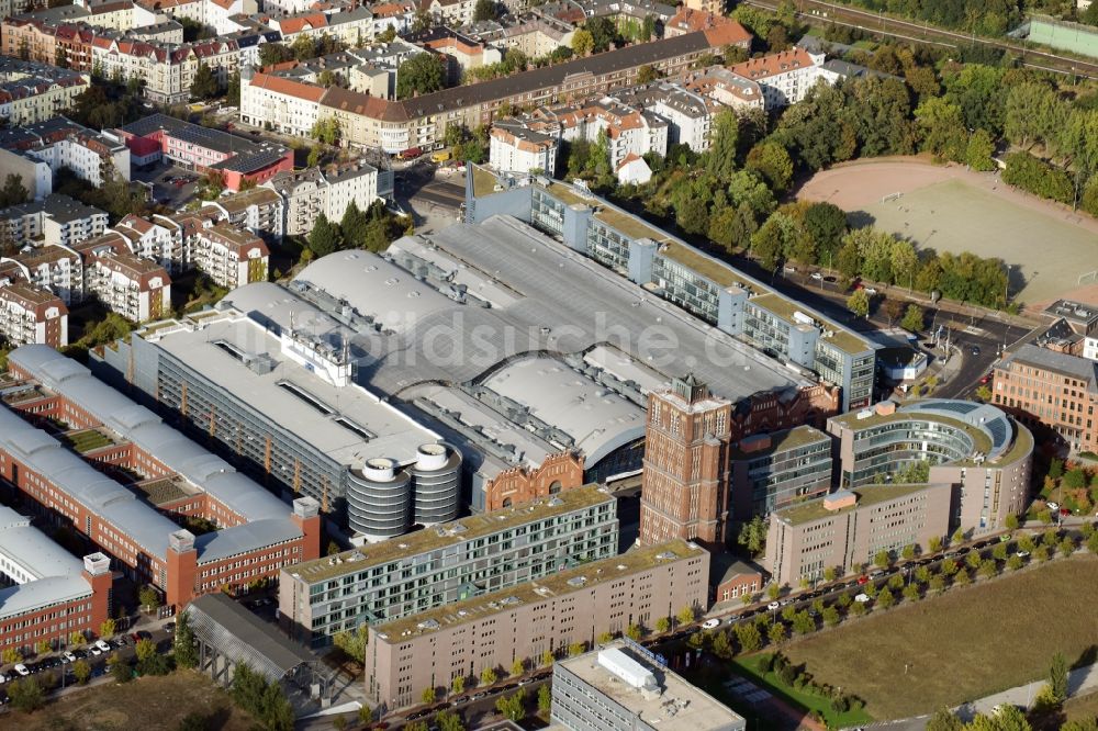 Luftbild Berlin - Bürogebäude- Komplex Borsigturm und Einkaufszentrum Hallen am Borsigturm im Stadtteil Tegel in Berlin