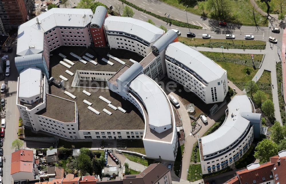 Erfurt aus der Vogelperspektive: Bürogebäude- Komplex des Geschäftshauses zwischen Johannesstraße und Wallstraße in Erfurt im Bundesland Thüringen, Deutschland