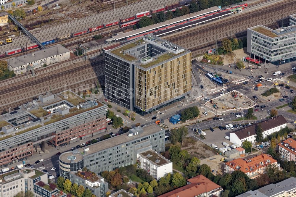 Luftbild München - Bürogebäude Laimer Würfel und Bauarbeiten Ecke Fürstenrieder und Landsberger Straße in München Laim im Bundesland Bayern