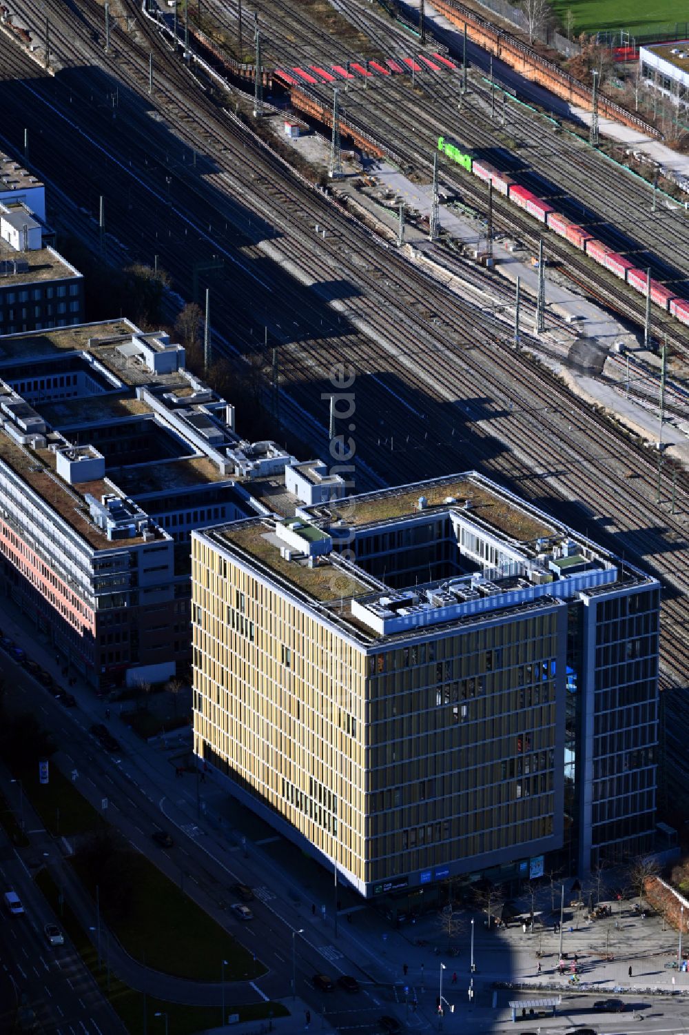 Luftaufnahme München - Bürogebäude Laimer Würfel im Ortsteil Laim in München Laim im Bundesland Bayern, Deutschland