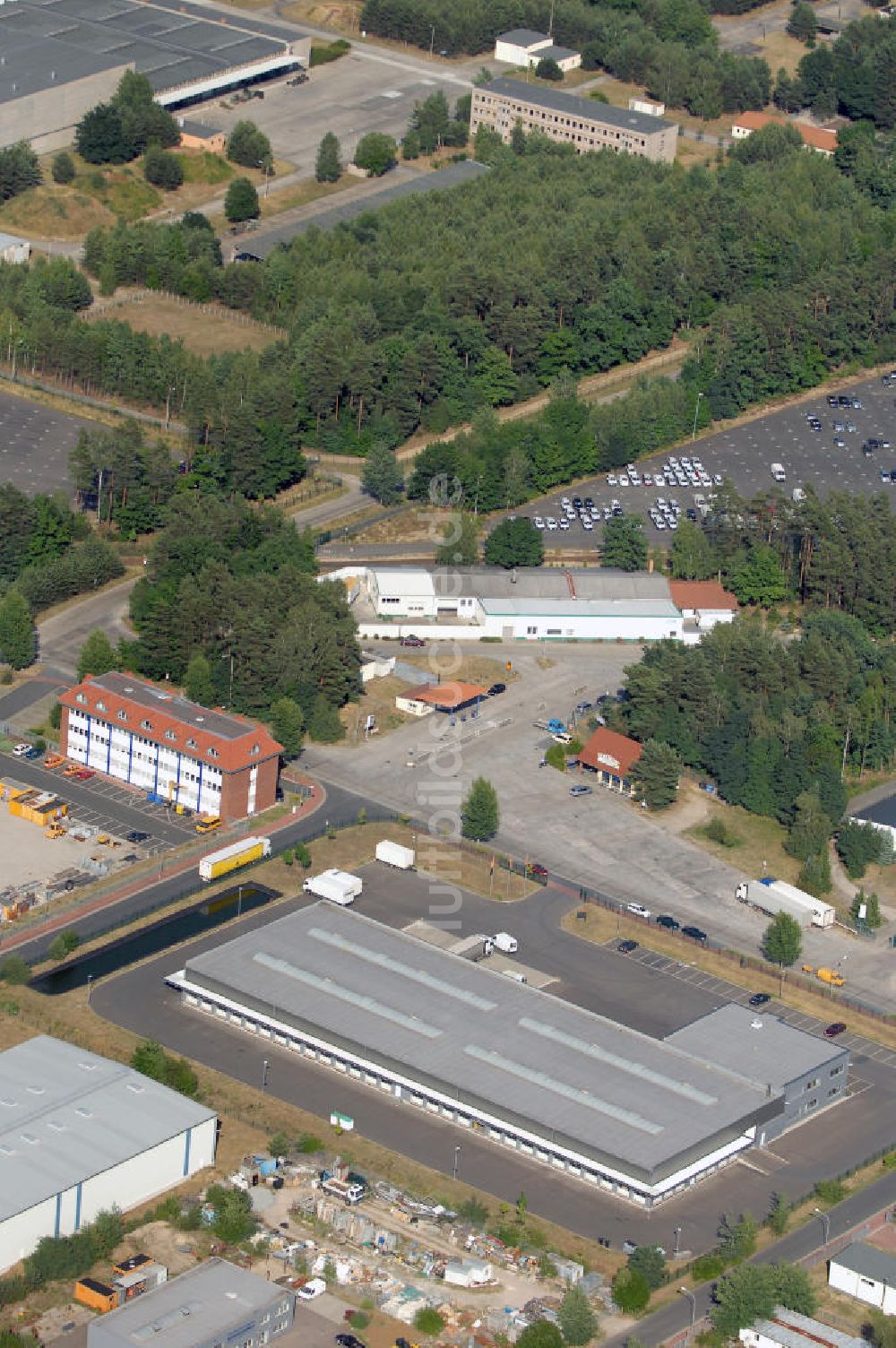 Luftbild Seddin - Bürogebäude mit Logistikhalle im Gewerbegebiet der Gemeinde Seddiner See im Ortsteil Neuseddin