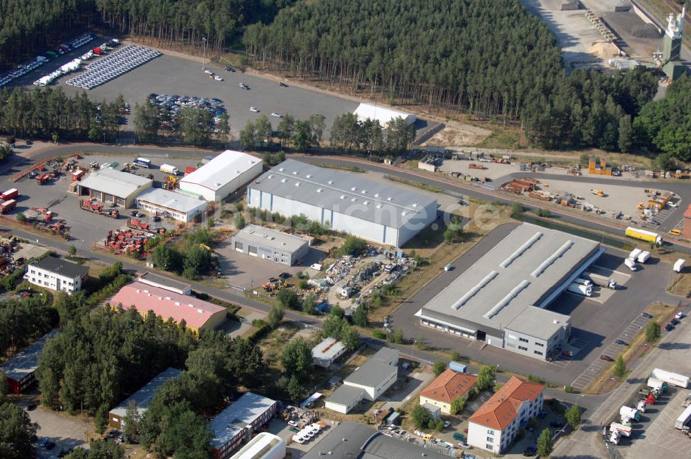 Seddin von oben - Bürogebäude mit Logistikhalle im Gewerbegebiet der Gemeinde Seddiner See im Ortsteil Neuseddin