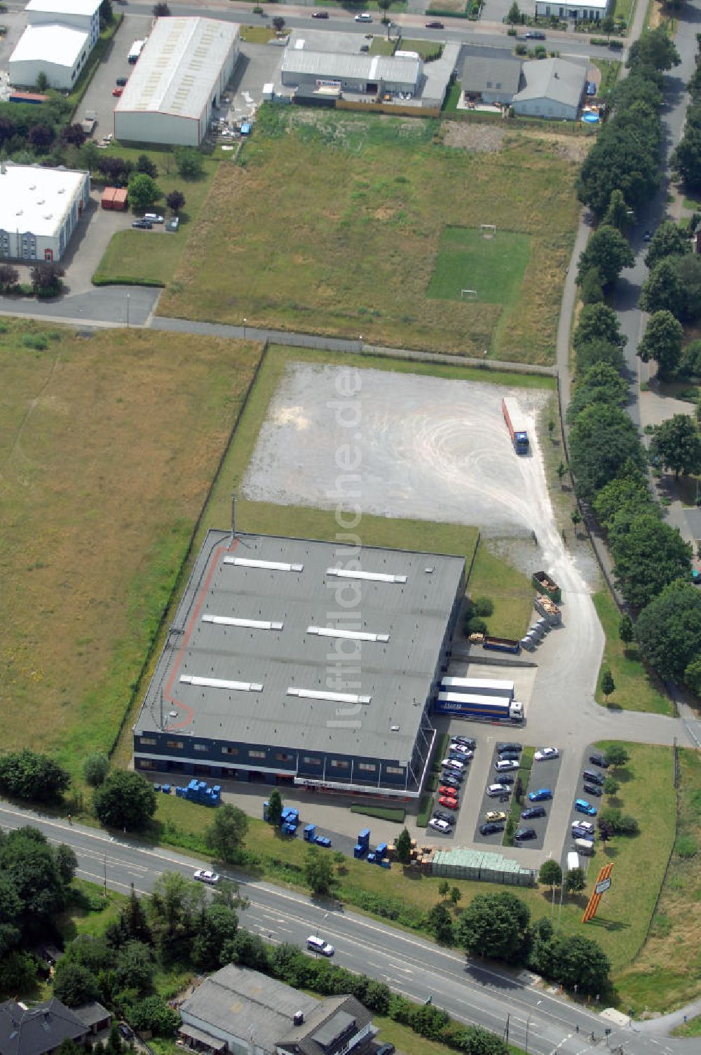 Bergkamen - Rünthe von oben - Bürogebäude mit Logistikzentrum der Finnveden Bulten GmbH in Bergkamen-Rünthe