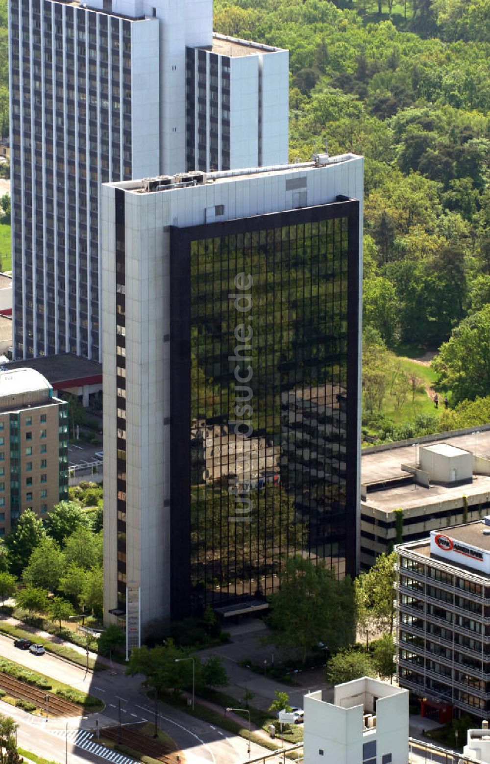 Luftbild Frankfurt am Main - Bürogebäude Lyoner Straße 40 in Frankfurt am Main in Hessen