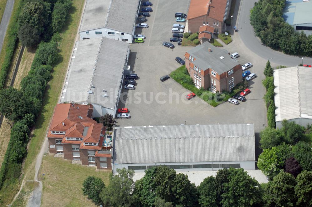 Luftaufnahme Kamen-Heeren - Bürogebäude und Produktionshallen im Gewerbegebiet Südfeld / Widestrasse in Kamen-Heeren