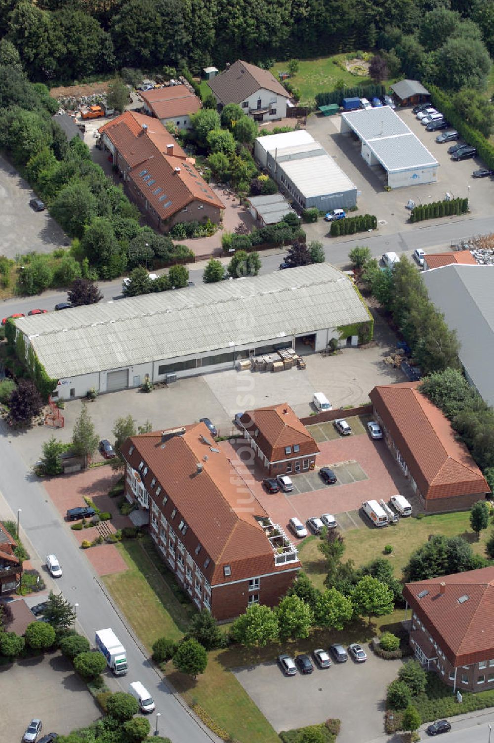 Luftbild Kamen-Heeren - Bürogebäude und Produktionshallen im Gewerbegebiet Südfeld / Widestrasse in Kamen-Heeren