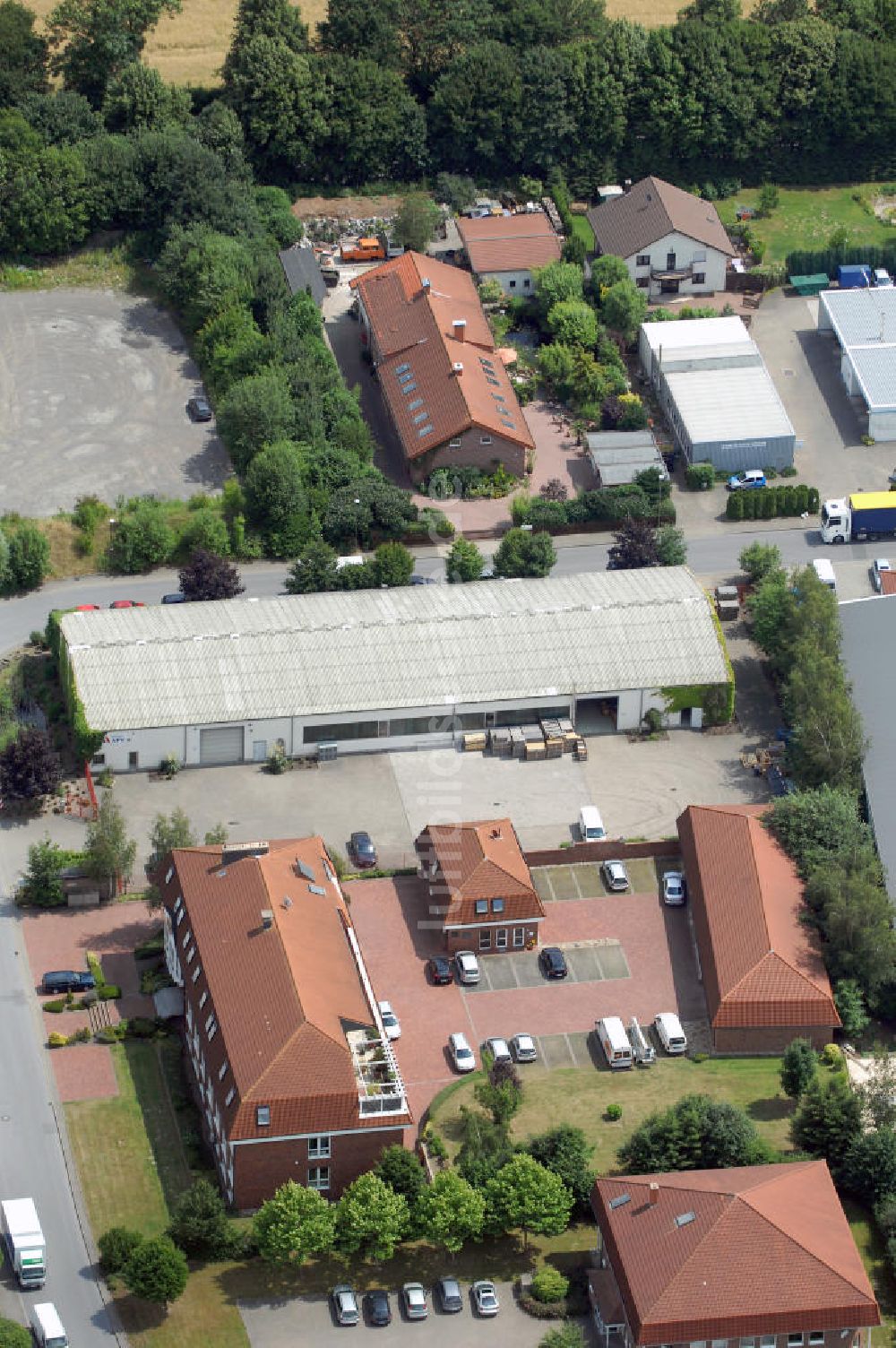 Luftaufnahme Kamen-Heeren - Bürogebäude und Produktionshallen im Gewerbegebiet Südfeld / Widestrasse in Kamen-Heeren