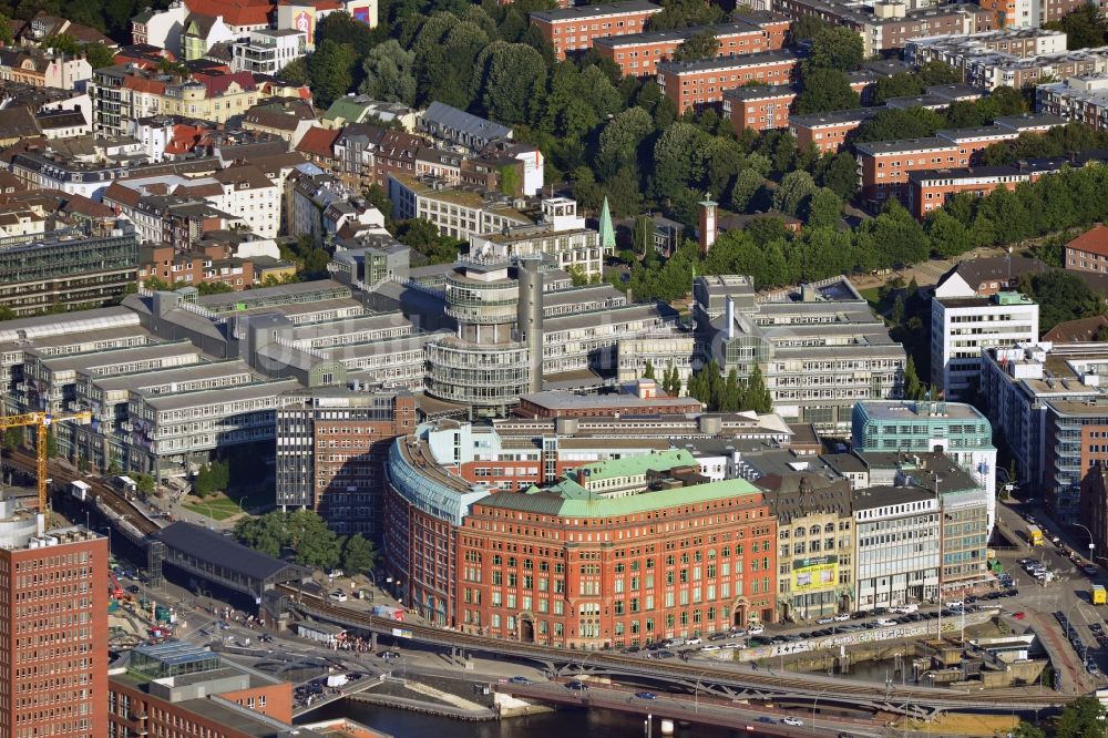 Luftbild Hamburg - Bürogebäude Slomanhaus und Verlagshaus Gruner + Jahr AG und Co KG am Baumwall in Hamburg