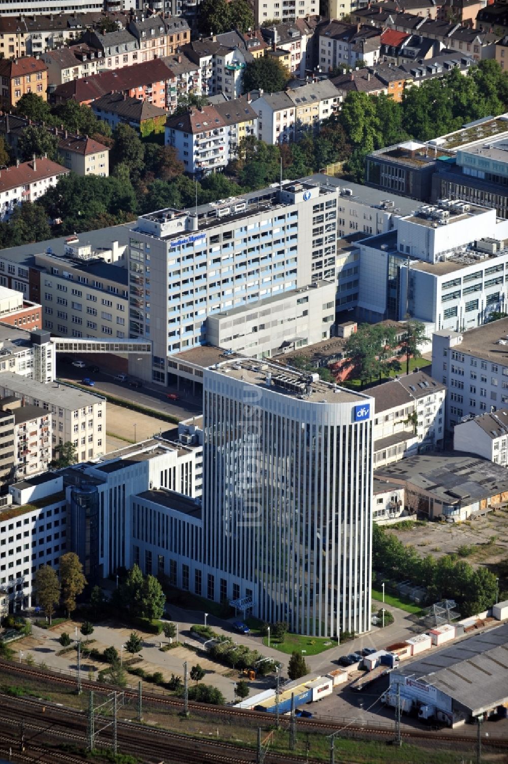 Luftbild Frankfurt am Main - Bürogebäude Verlagsgruppe Deutscher Fachverlag dfv in Frankfurt am Main in Hessen