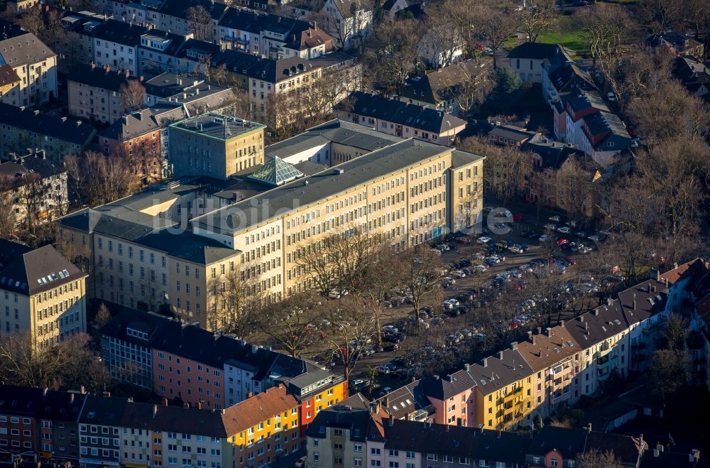 Bochum von oben - Bürogebäude des Versicherungsgebäudes der Deutsche Rentenversicherung Knappschaft-Bahn-See in Bochum im Bundesland Nordrhein-Westfalen