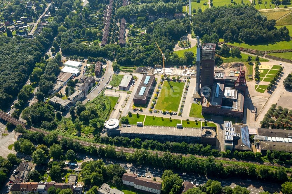 Gelsenkirchen aus der Vogelperspektive: Bürogebäude des Verwaltungs- und Geschäftshauses der Vivawest Wohnen GmbH in Gelsenkirchen im Bundesland Nordrhein-Westfalen