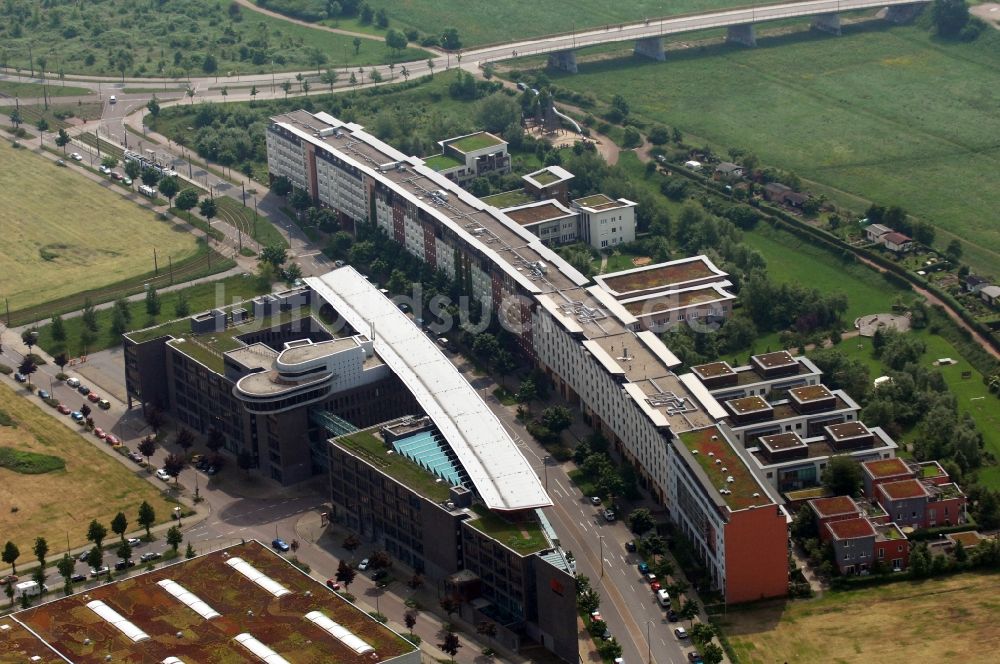 Luftaufnahme Dresden - Bürogebäude und Wohnhaus in Dresden-Mickten in Sachsen