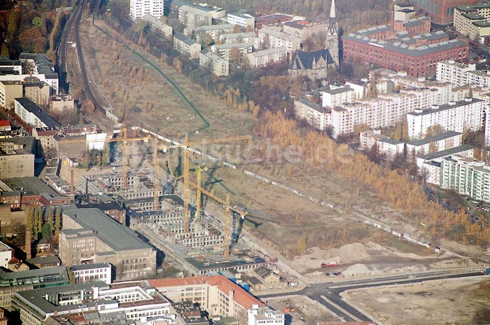 Berlin aus der Vogelperspektive: 11.11.2003 Büro&Geschäftsneubau am Nordbahnhof, Berlin-Mitte, Investor Deutsche Bahn, Bauherr WAYSS + FREYTAG