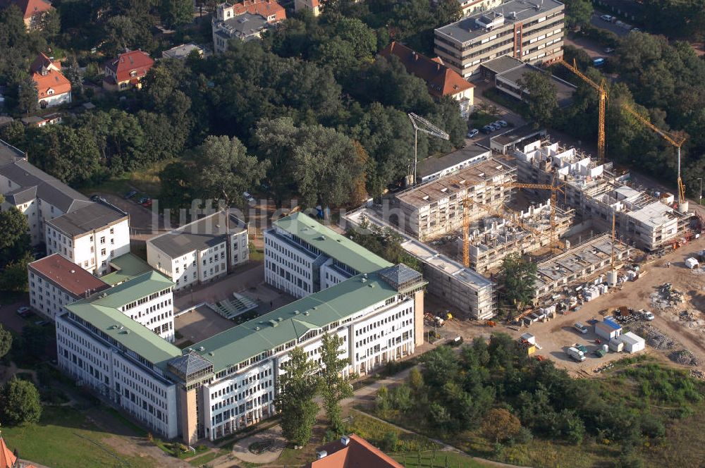 Dresden aus der Vogelperspektive: Bürohaus Alberstadt und Baustelle einer Wohnanlage Obere Neustadt in Dresden