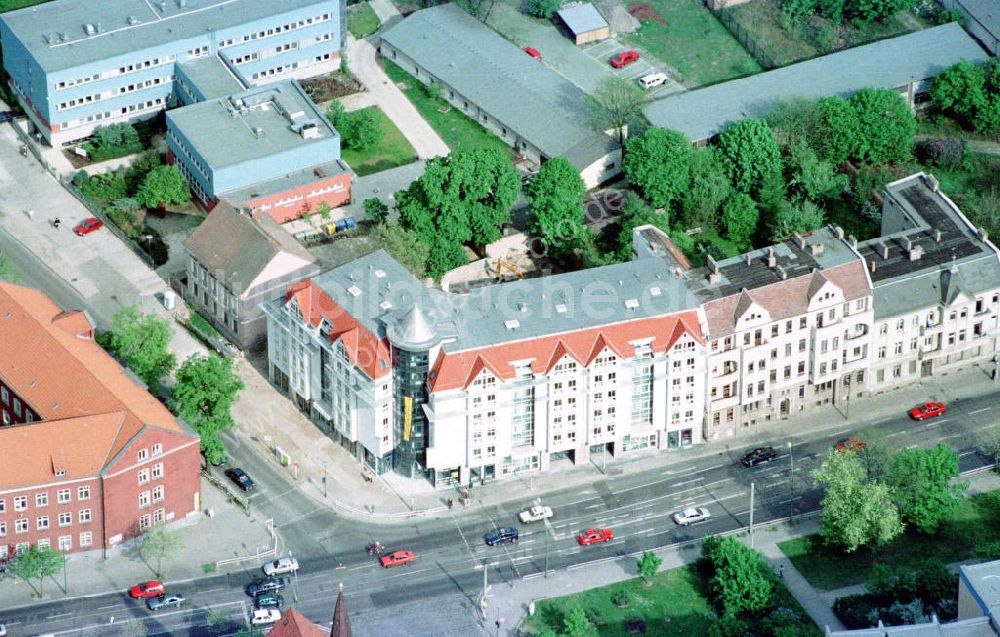 Luftaufnahme Berlin - Lichtenberg - Bürohaus Alfred-Kowalke-Str / Str. am Tierpark in Berlin-Lichtenberg.