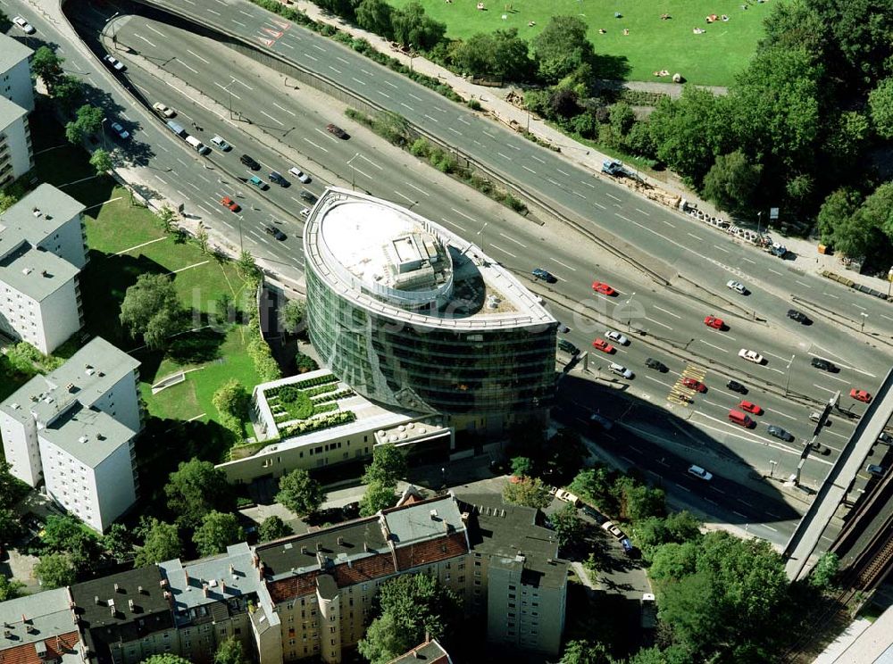 Luftbild Berlin - Charlottenburg - Bürohaus der MÜBAU am Halensee in Berlin - Charlottenburg.