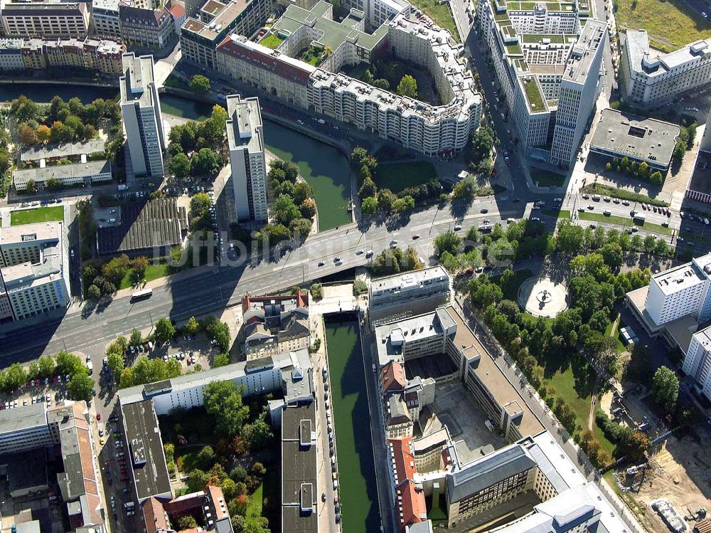 Berlin von oben - Bürohaus am Spittelmarkt in Berlin-Mitte.