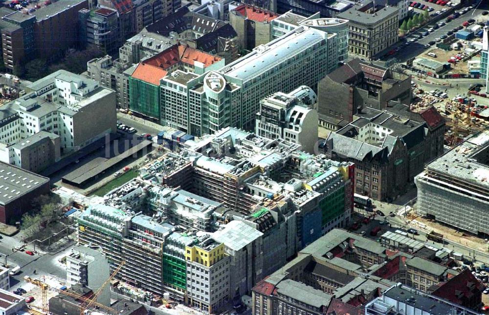 Berlin aus der Vogelperspektive: Bürohausbau von Aldo Rossi an der Schützenstraße.