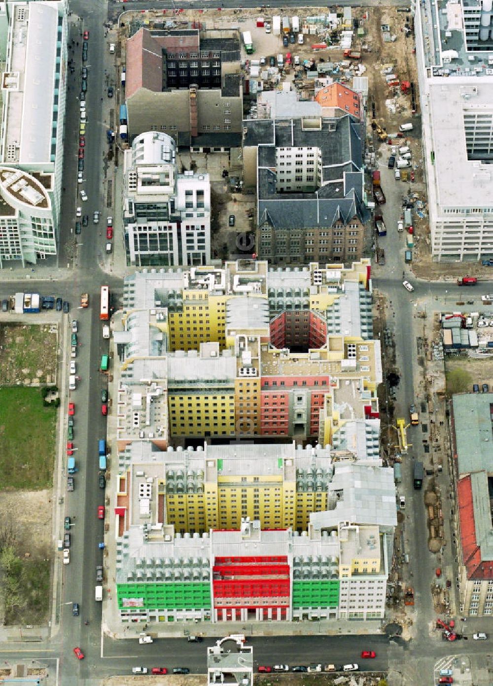 Berlin - Mitte von oben - Bürohausbau von Aldo Rossi in der Schützenstraße.