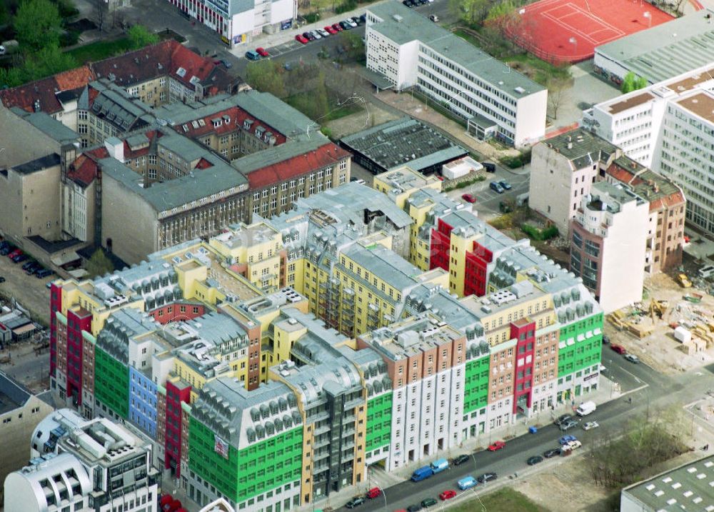 Luftaufnahme Berlin - Mitte - Bürohausbau von Aldo Rossi in der Schützenstraße.