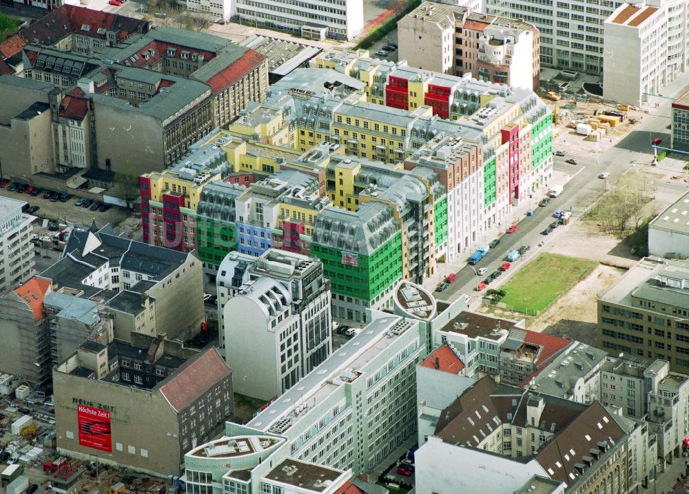 Berlin - Mitte von oben - Bürohausbau von Aldo Rossi in der Schützenstraße.