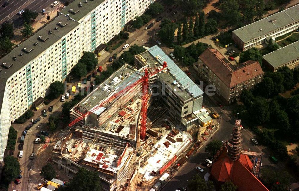 Luftbild Berlin - Bürohausbau am S-Bahnhof Frankfurter Allee / Möllendorfstr.