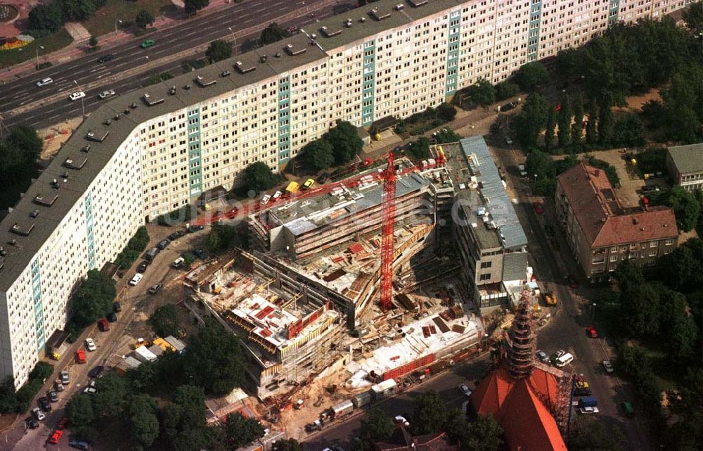 Berlin von oben - Bürohausbau am S-Bahnhof Frankfurter Allee / Möllendorfstraße