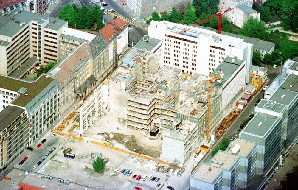 Berlin aus der Vogelperspektive: Bürohausbau am Gendarmenmarkt in Berlin Mitte-..