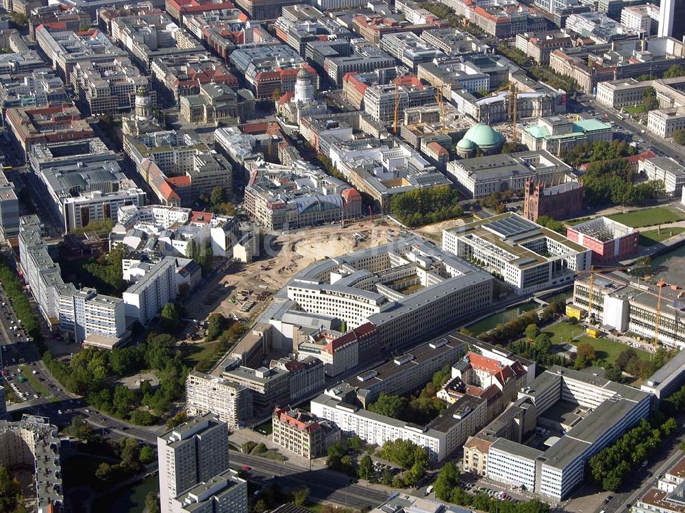 Berlin von oben - Bürohauses am Auswärtigen Amt am Spittelmarkt in Berlin - Mitte