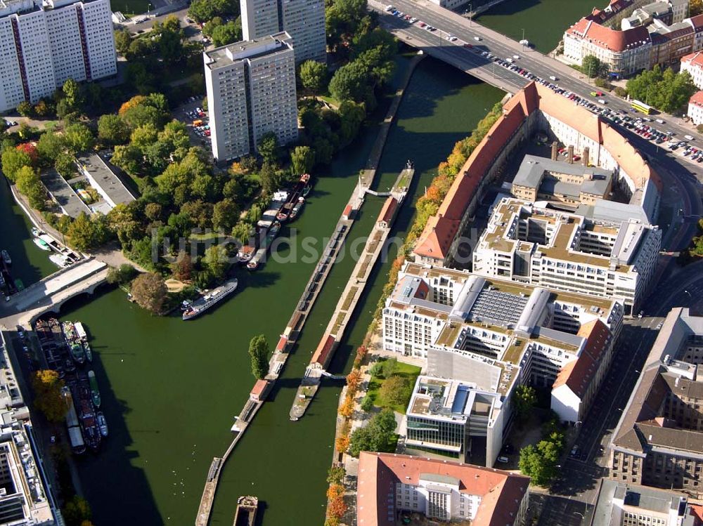 Berlin aus der Vogelperspektive: Bürohauses am Auswärtigen Amt am Spittelmarkt in Berlin - Mitte