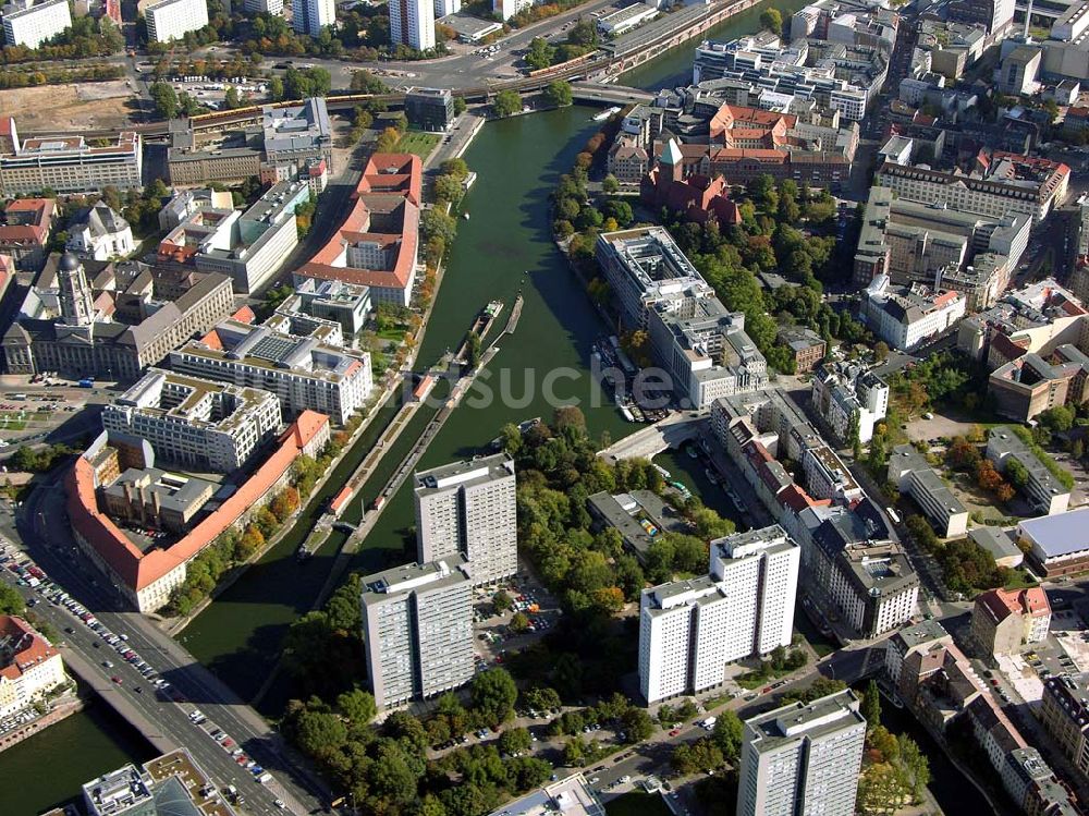 Berlin von oben - Bürohauses am Auswärtigen Amt am Spittelmarkt in Berlin - Mitte