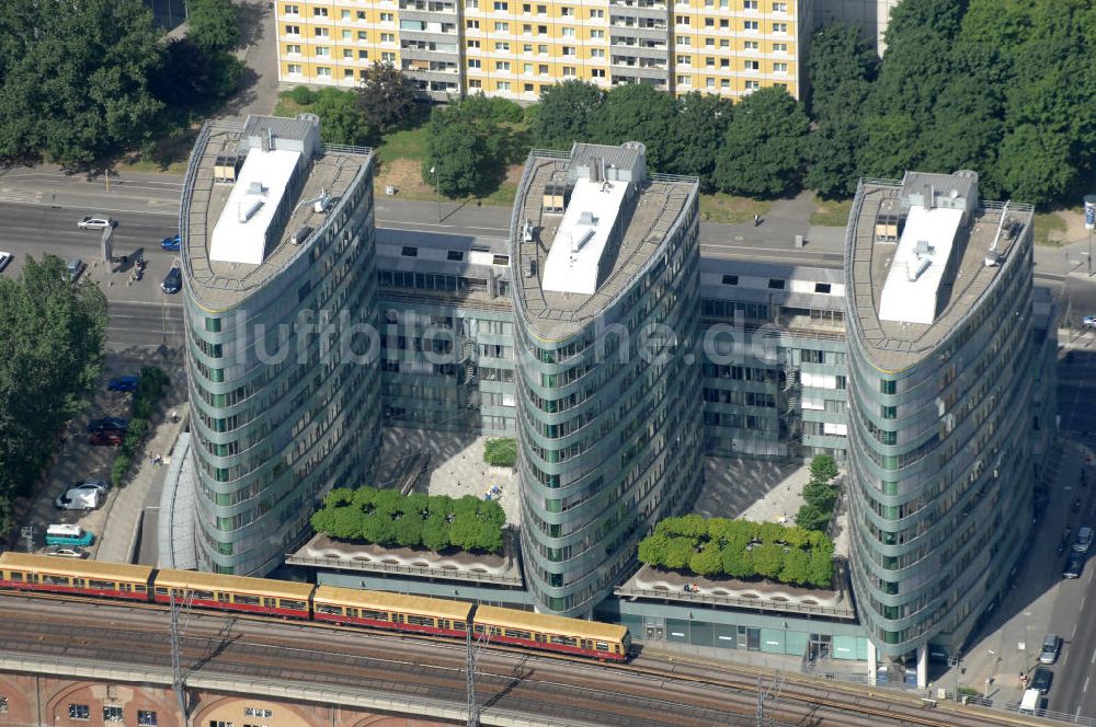 Berlin von oben - Bürohauskomplex in der Holzmarktstraße in Berlin-Friedrichshain