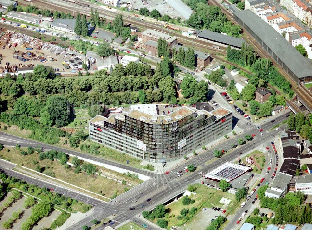 Luftaufnahme Berlin - Tempelhof - Bürohausneubau am S-Bahnhof Schöneberg in Berlin - Schöneberg.