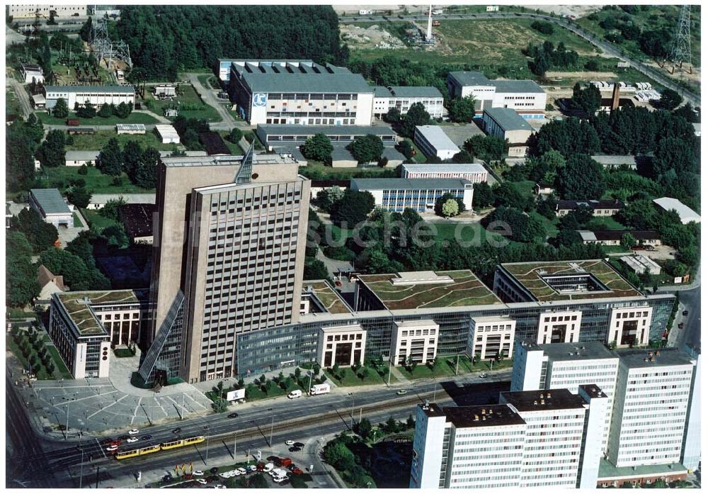 Luftbild Berlin - Marzahn - Bürohochhaus Pyramide in Berlin-Marzahn