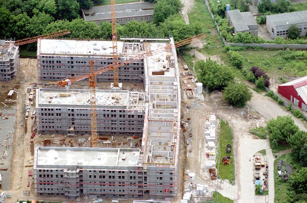 Berlin Hohenschönhausen aus der Vogelperspektive: 25.06.1995 Bürokomplexbau Hohenschönhausen am Obersee