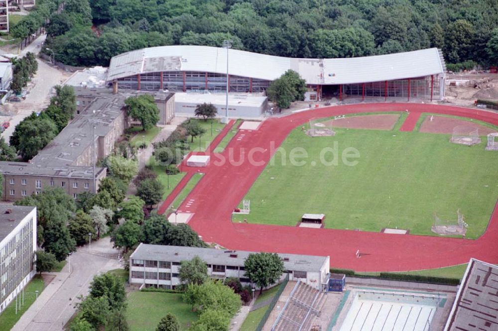 Berlin Hohenschönhausen von oben - 25.06.1995 Bürokomplexbau Hohenschönhausen am Obersee