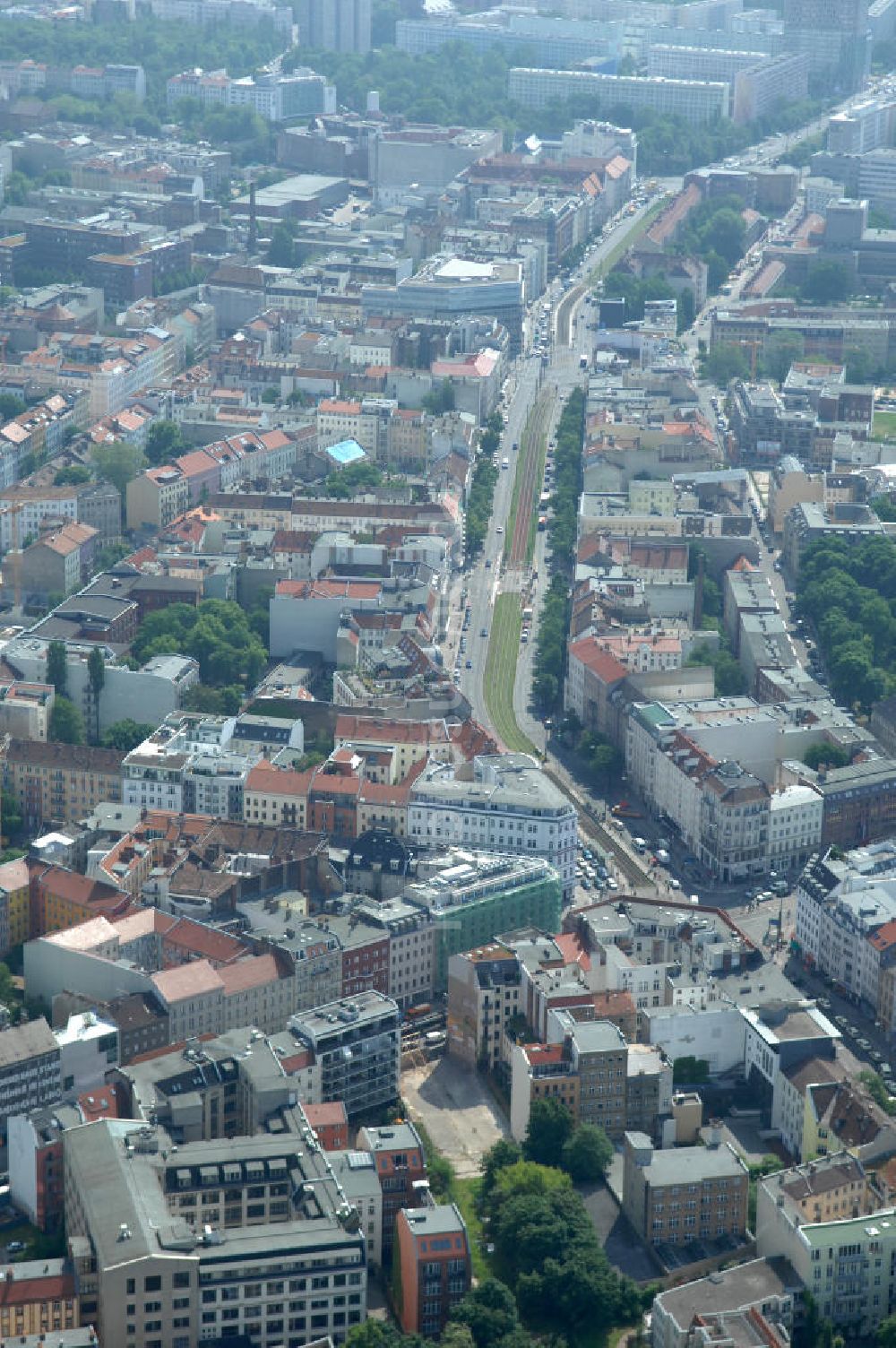 Berlin von oben - Brunnenstrasse / Torstrasse in 10119 Berlin - Mitte am Rosenthaler Platz