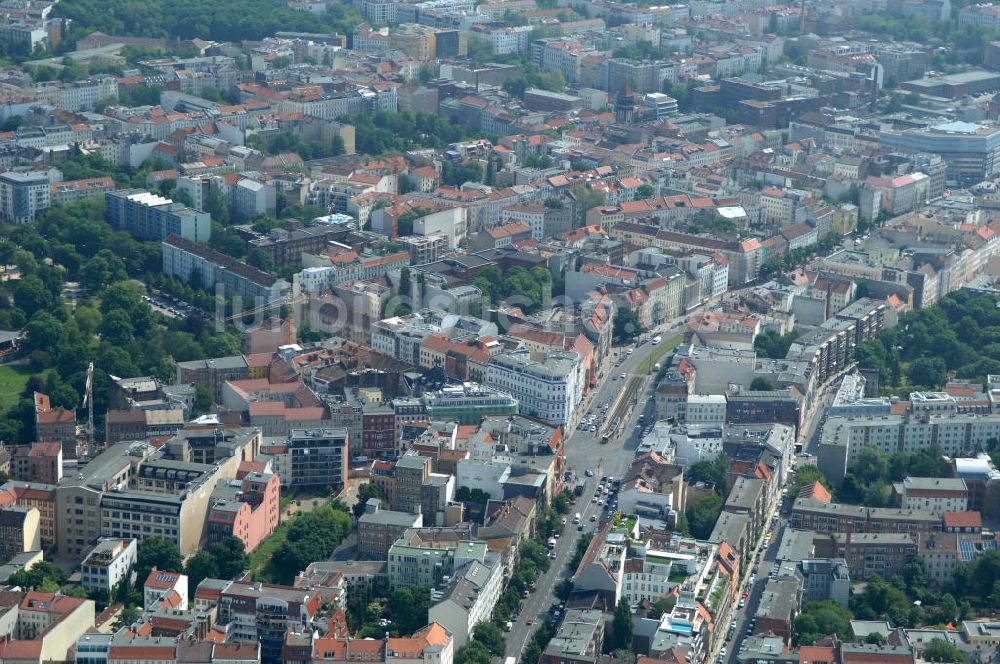 Berlin aus der Vogelperspektive: Brunnenstrasse / Torstrasse in 10119 Berlin - Mitte am Rosenthaler Platz