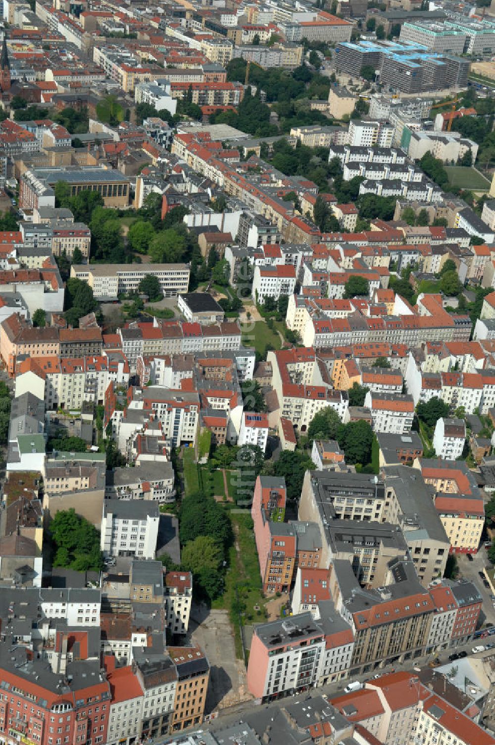 Berlin von oben - Brunnenstrasse / Torstrasse in 10119 Berlin - Mitte am Rosenthaler Platz