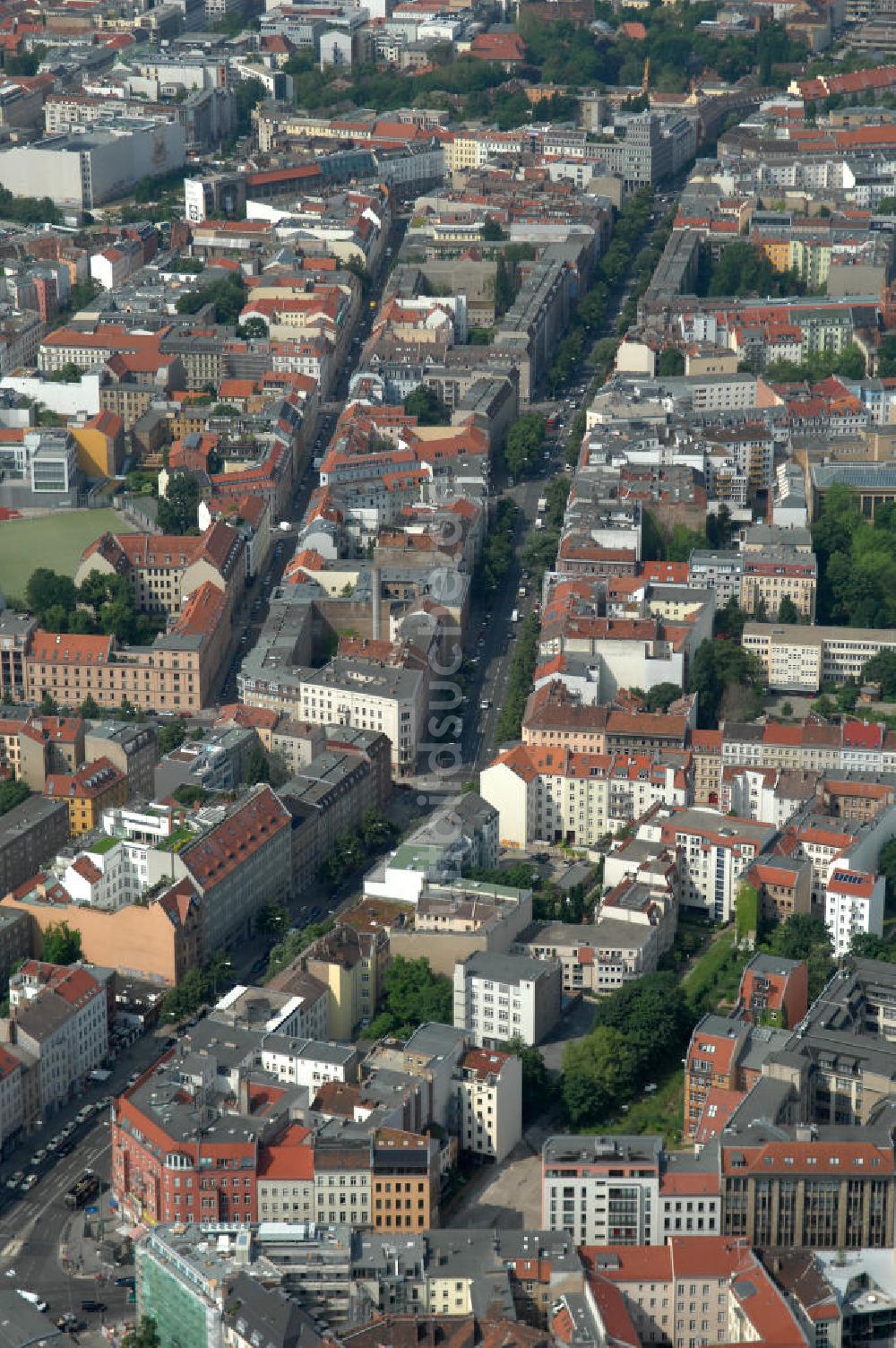 Berlin von oben - Brunnenstrasse / Torstrasse in 10119 Berlin - Mitte am Rosenthaler Platz