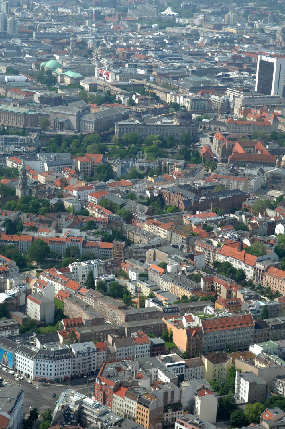 Luftaufnahme Berlin - Brunnenstrasse / Torstrasse in 10119 Berlin - Mitte am Rosenthaler Platz