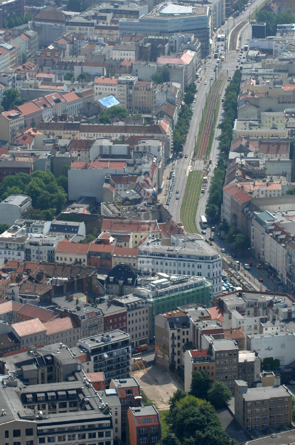 Berlin von oben - Brunnenstrasse / Torstrasse in 10119 Berlin - Mitte am Rosenthaler Platz