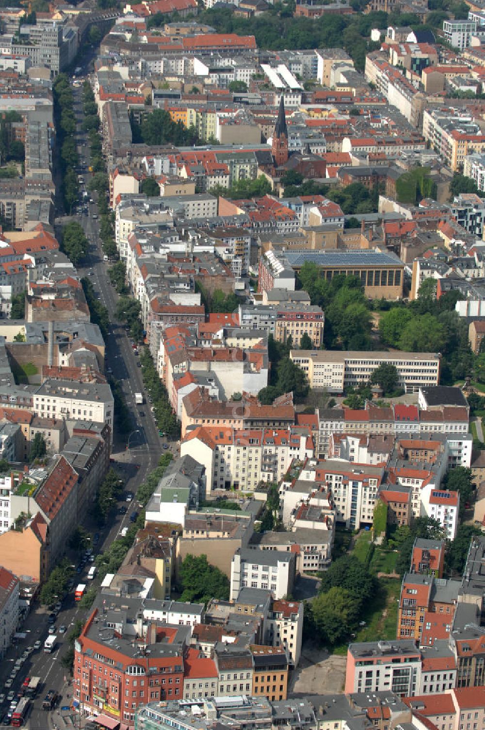 Berlin von oben - Brunnenstrasse / Torstrasse in 10119 Berlin - Mitte am Rosenthaler Platz