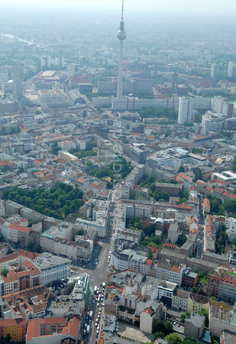 Luftaufnahme Berlin - Brunnenstrasse / Torstrasse in 10119 Berlin - Mitte am Rosenthaler Platz